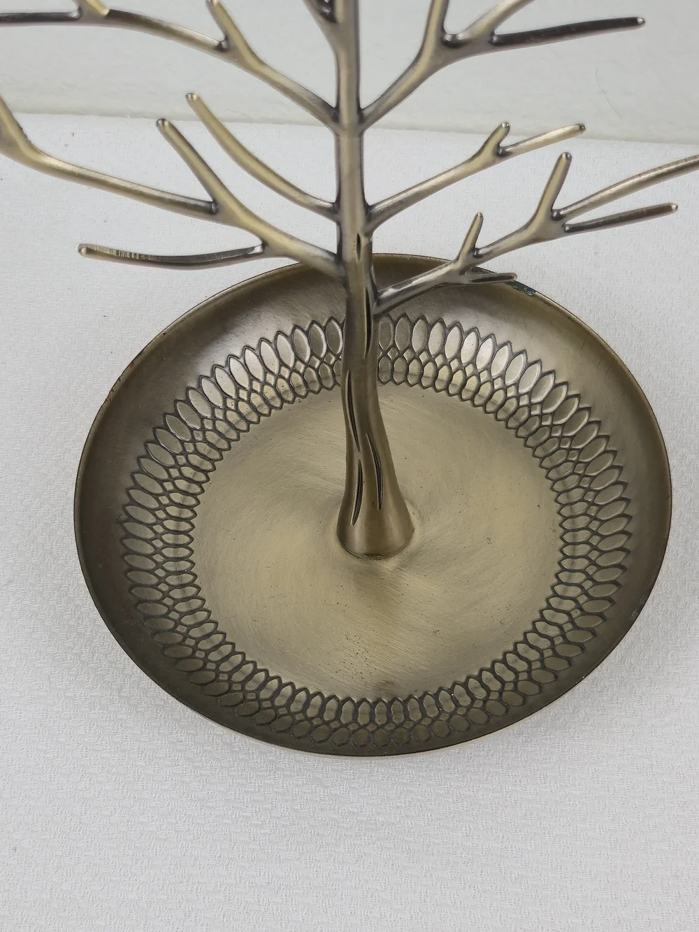 unbranded gold tone